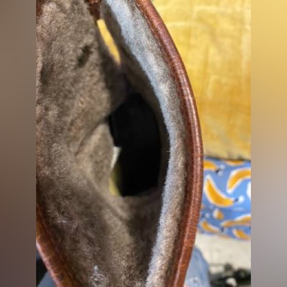 Ugg clogs size 7 - Picture 4 of 8